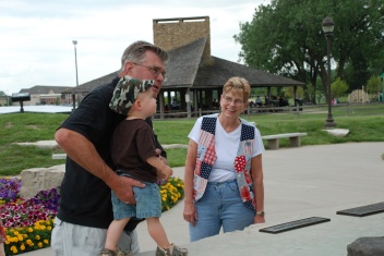 2010-07-03-07 Visiting Marci in Sioux City, SD.jpg
